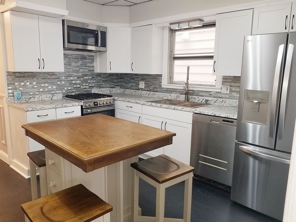 1st image of 159 W 10th St #1