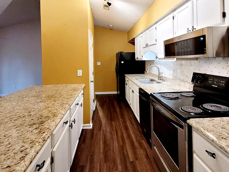 1300 Park Glen Dr #302 — Photo 7