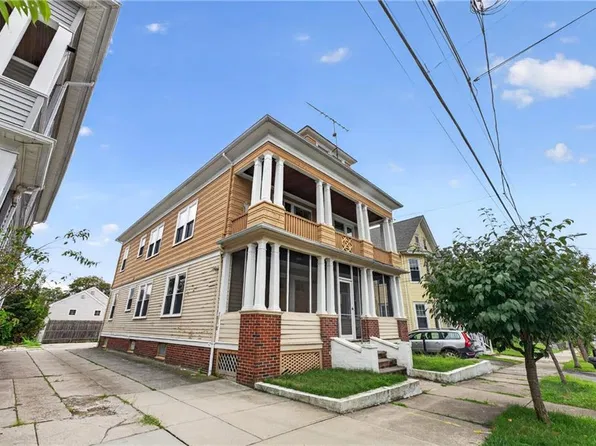 113 Radcliffe Ave, Providence, RI 02908