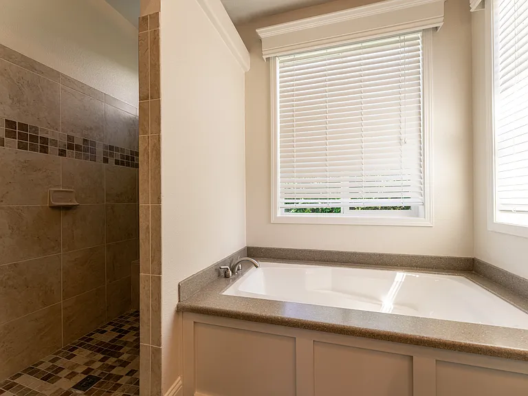 300 Plum St #15 — Photo 12