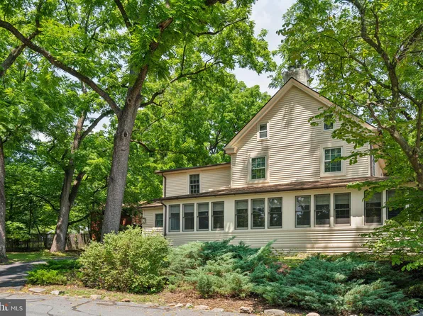 1434 Dreshertown Rd, Dresher, PA 19025