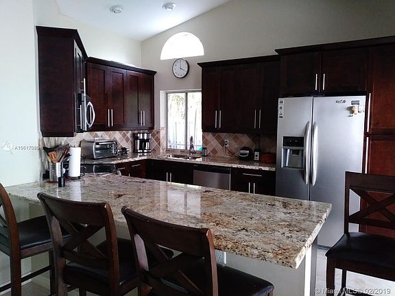 5th image of 1250 Willow Dr