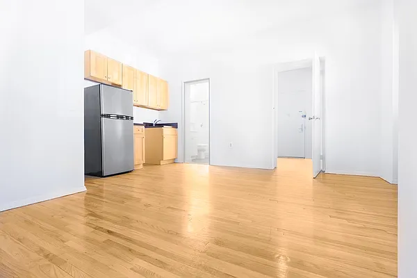 Rented by MNS | media 6