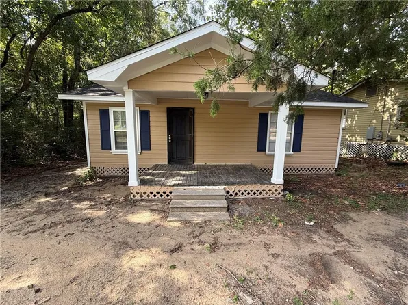 553 4th Ave, Chickasaw, AL 36611