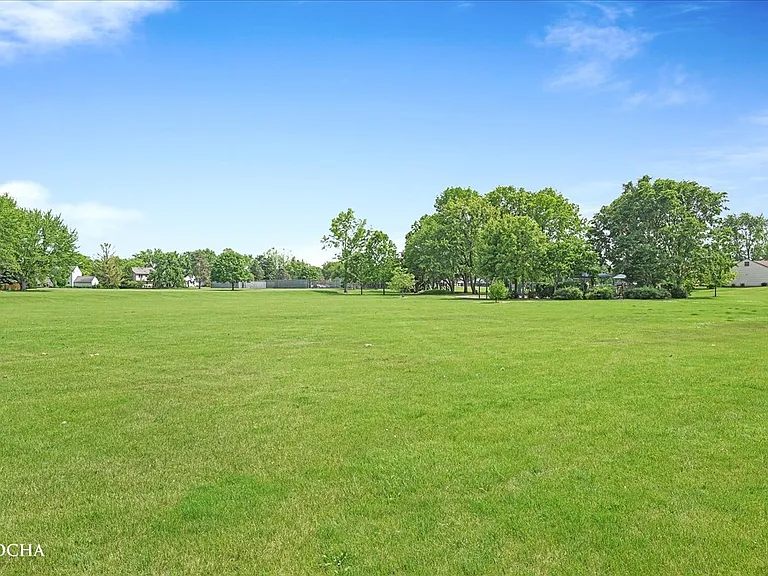 1012 Bainbridge Dr — Photo 44