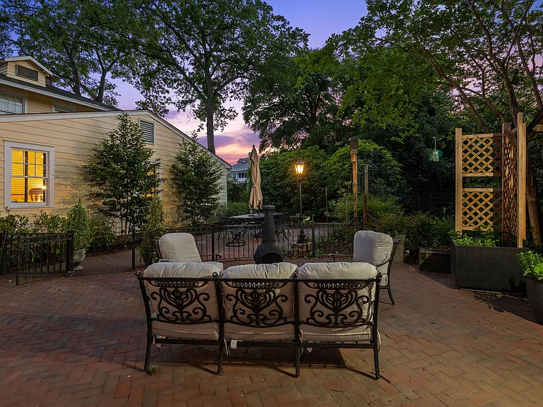 2509 Bellevue Ave — Photo 31