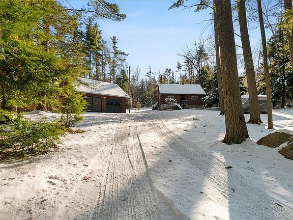 3rd image of 282 Rock Ave