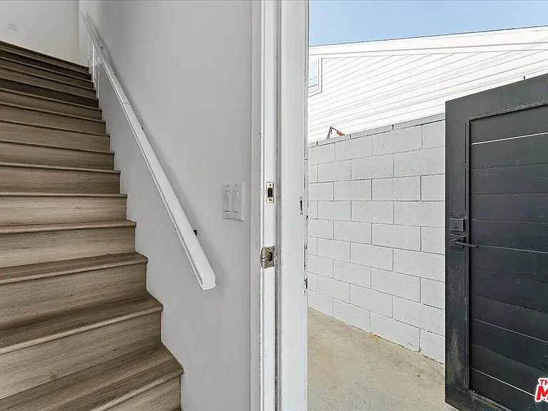 721 Beloit Ave — Photo 14