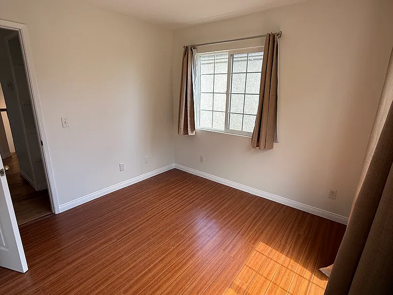 2446 S Centinela Ave — Photo 46