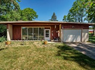 1095 Deanna Dr, Rockford, IL 61103