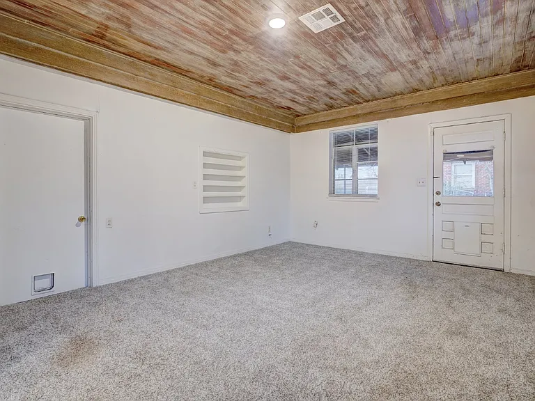 2701 NW 48th St — Photo 28