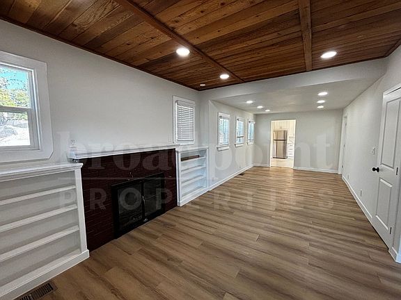 4th image of 510 S Hickory St