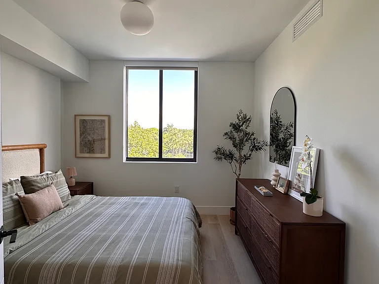 2515 NE 183rd St #B1 — Photo 13