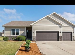 1642 Madison Ct, Adel, IA 50003