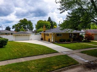 21244 Arcyle Dr, Clinton Township, MI 48035