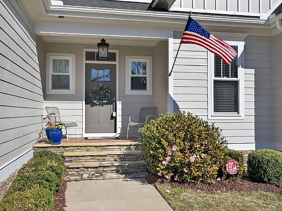 3rd image of 1401 Hoke Landing Ln