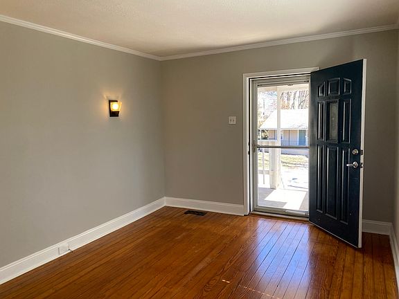 2nd image of 2605 Valley Ave