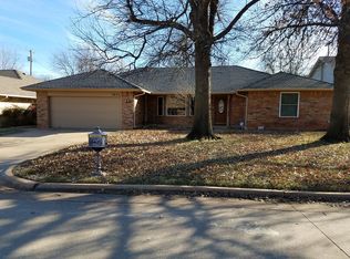 2832 Woodcreek Rd, Midwest City, OK 73110