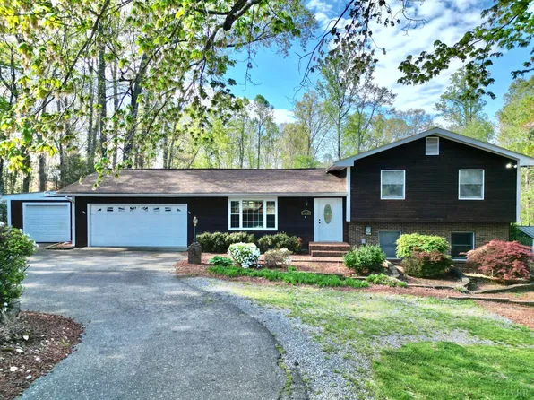 1261 Bearcreek Loop, Bedford, VA 24523