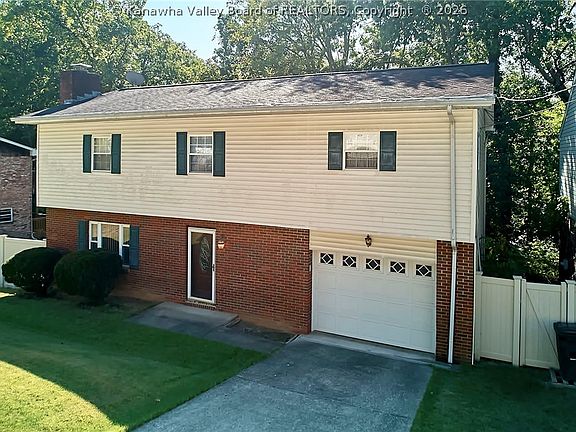 3rd image of 789 Echo Rd