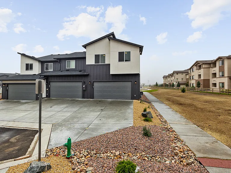 Greenways at Sand Creek Townhomes — Photo 34