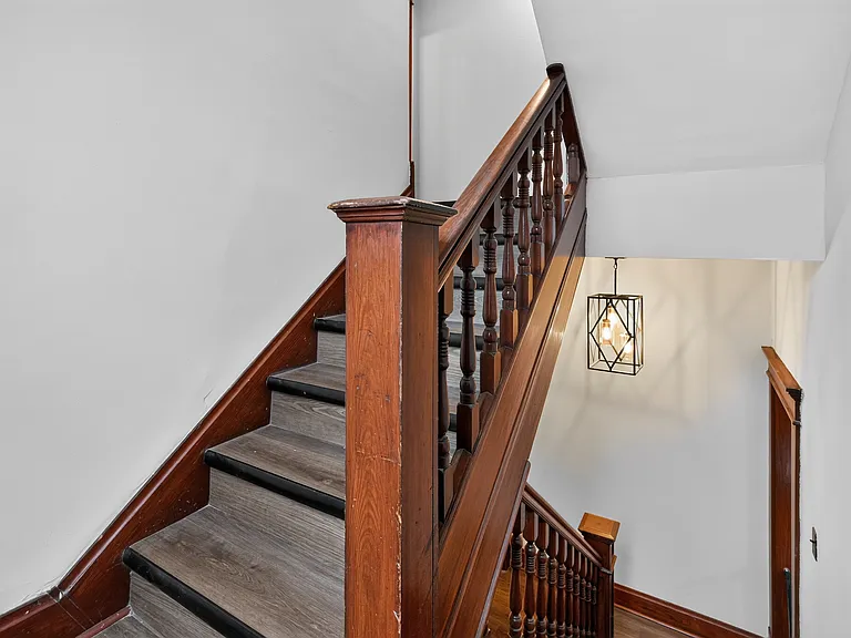 1439 S High St — Photo 15