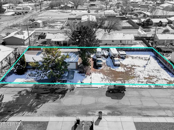 1417 Woodland Dr, Bloomfield, NM 87413