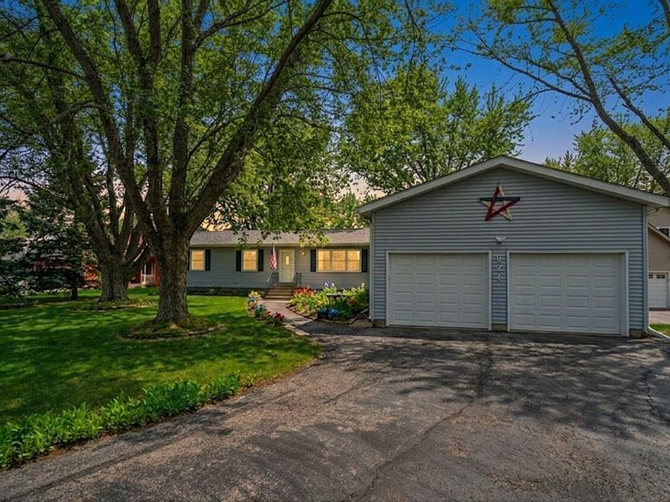 1st image of 924 Suzy St