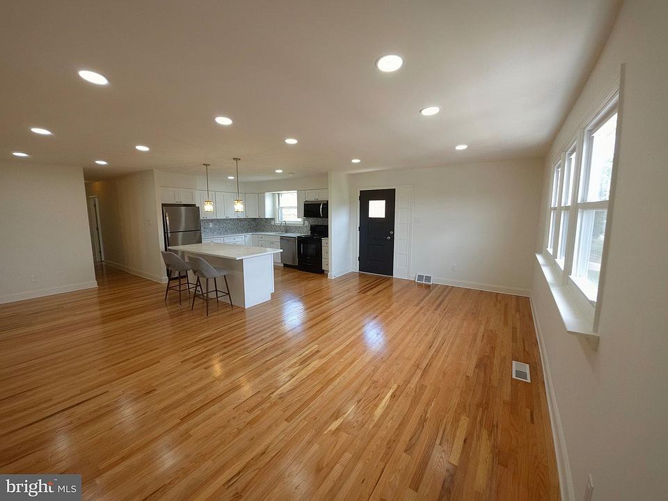 1st image of 781 Livezey Ln