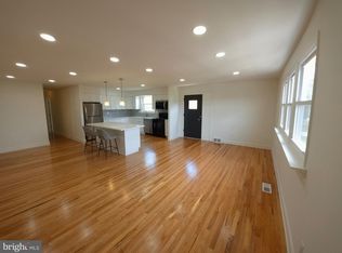 781 Livezey Ln, Philadelphia, PA 19128