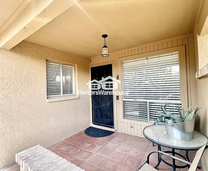 310 W Pontiac Dr #8 — Photo 1