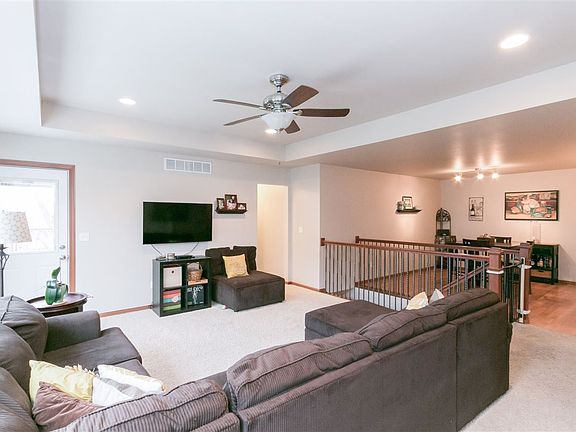 4th image of 1760 Sara Ct