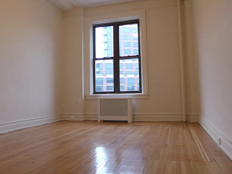 949 W End Ave #10E — Photo 2