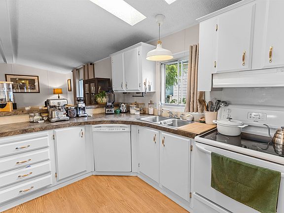 4th image of 10221 Wilson St #15