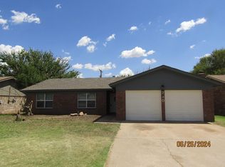 330 Pecan St, Levelland, TX 79336