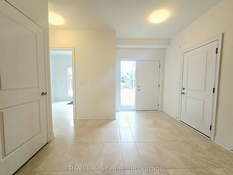 15 Lake St #2 — Photo 11