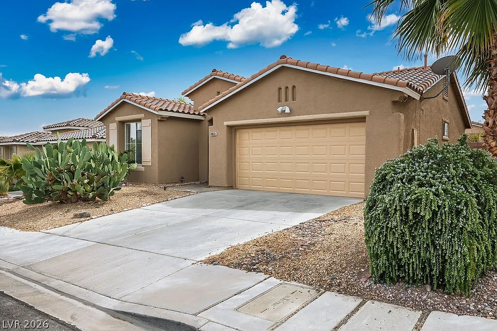 3 bed, 2.0 bath, 1144 sqft, $2,150 — Photo 1