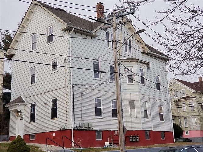 1st image of 836 Atwells Ave Floor 1