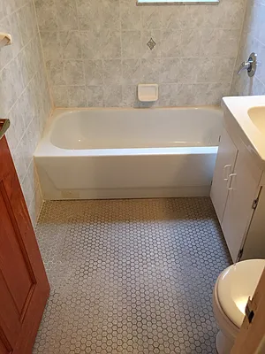 Rented by Metroline Realty | media 35