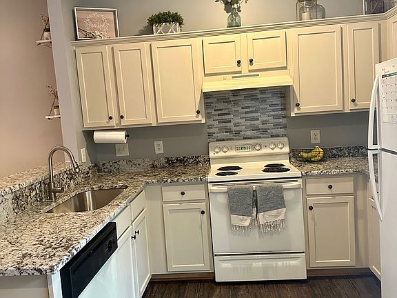2nd image of 8935 Gerren Ct