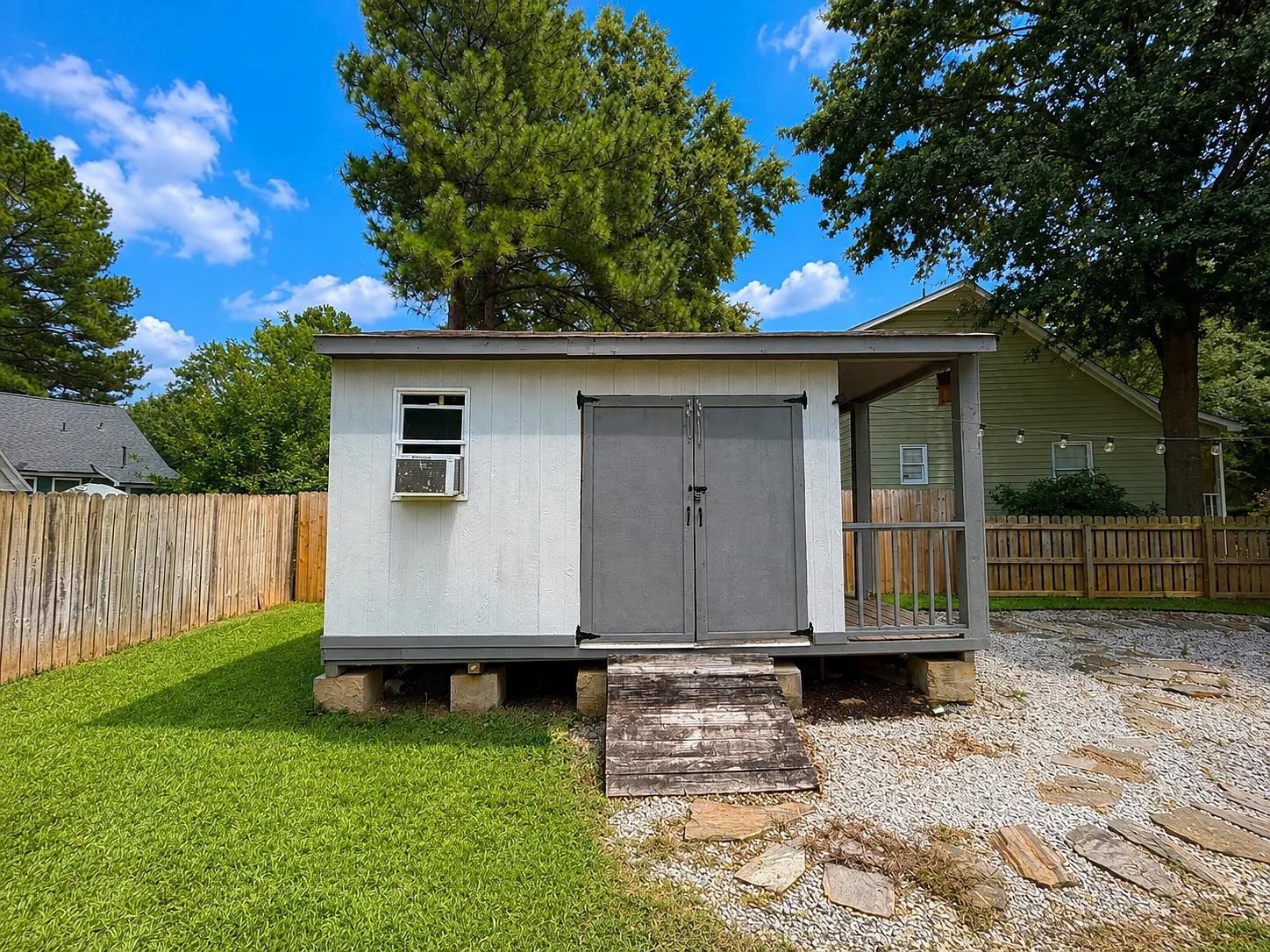 3 bed, 1199 sqft, $2,000 — Photo 2