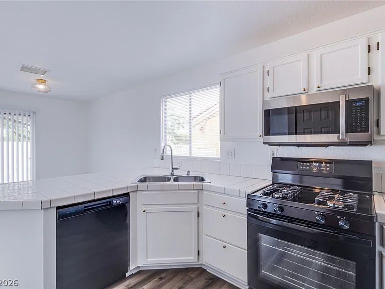 1705 Morado Hills Ln — Photo 11