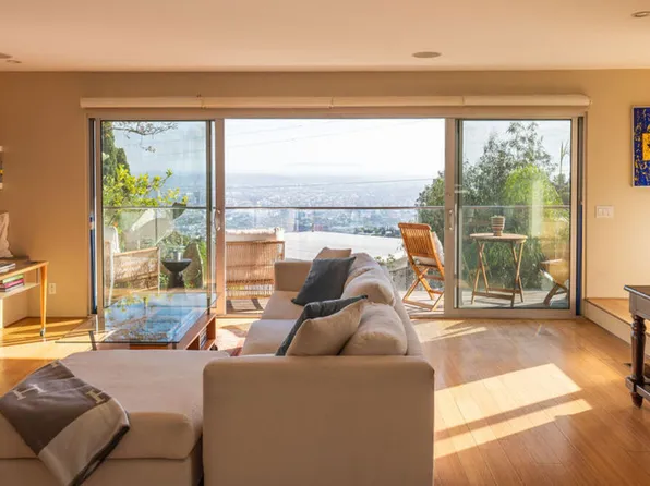 2158 Sunset Plaza Dr, Los Angeles, CA 90069