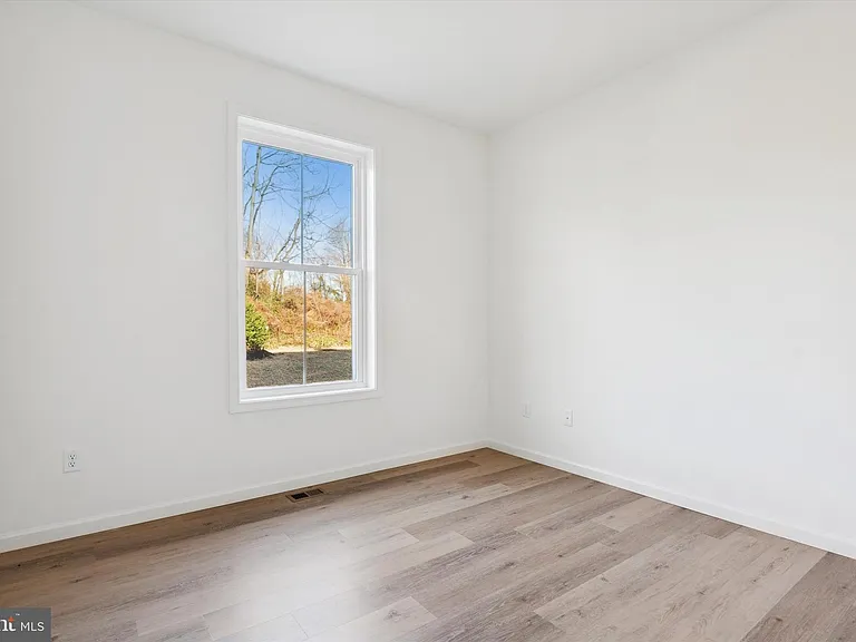 118 Silversmith Rd — Photo 16