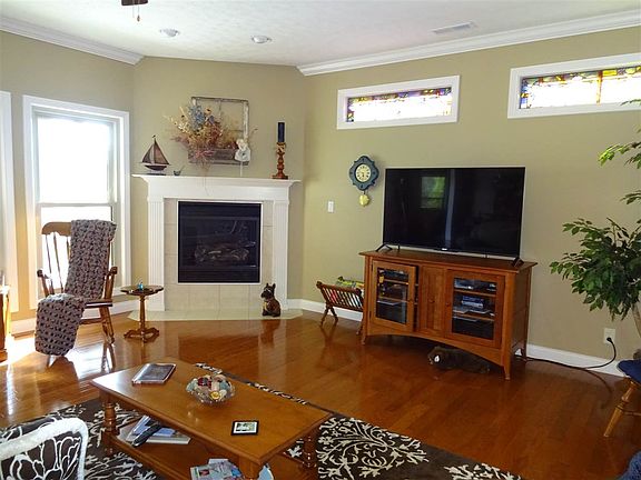5th image of 3325 Chesterfield Way
