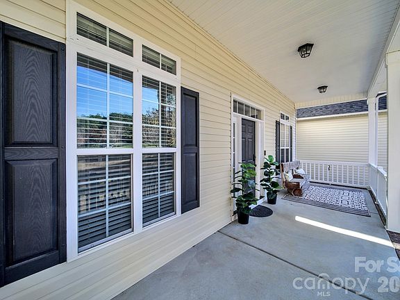 3rd image of 419 Kinsey Creek Ct