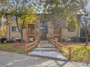 4 Lancelot Ct APT 5, Salem, NH 03079