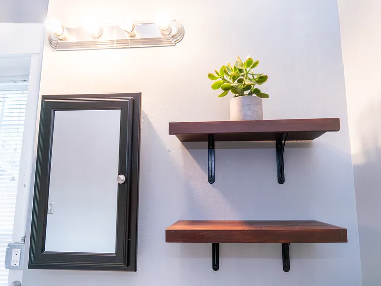 117 E Vine St — Photo 27