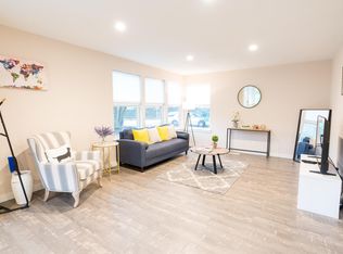 8985 SW Center St, Tigard, OR 97223