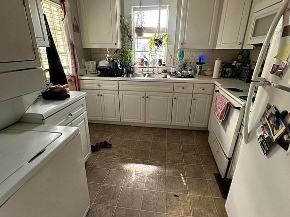 3rd image of 507 Montgomery Rd